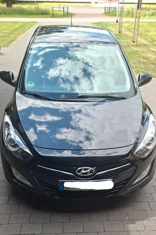 Gebraucht Hyundai i30 Classic 99 PS (72 kW) 2013 Schwarz Limousine