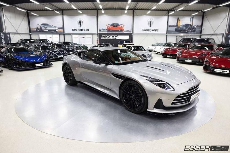 Aluminite silver Gebraucht 2025 Aston Martin DB12 Coupé | 249.900 € (Superpreis) - Bild 1/4