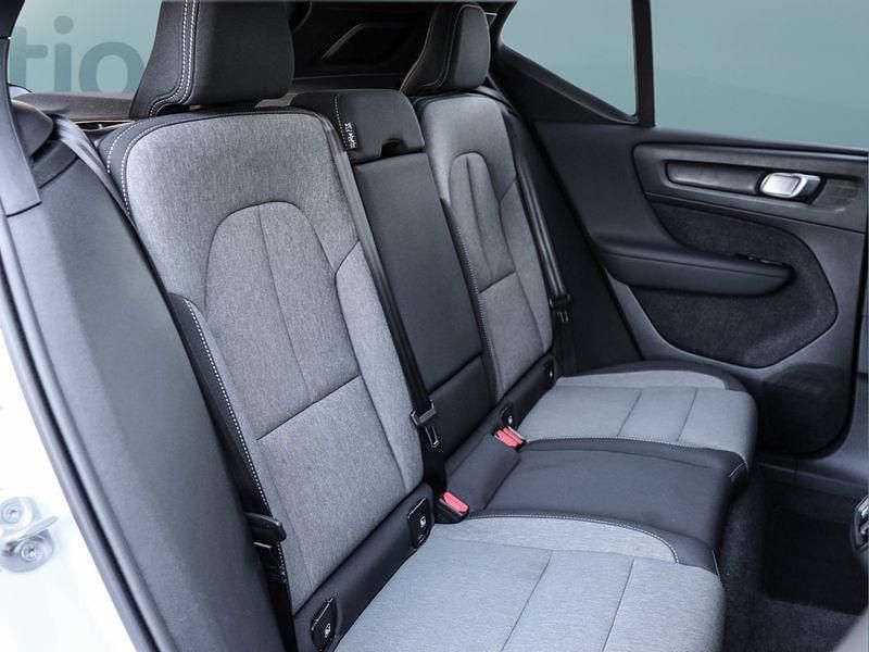 Gebraucht Volvo XC40 Plus 197 PS (144 kW) 2025 Weiß SUV