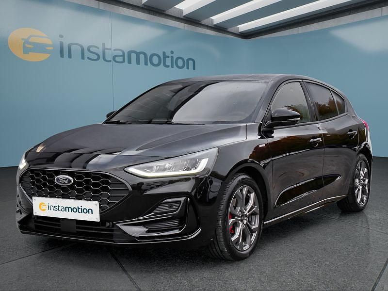Schwarz Gebraucht 2023 Ford Focus ST-Line Limousine | 22.949 € (Fairer Preis) - Bild 1/4