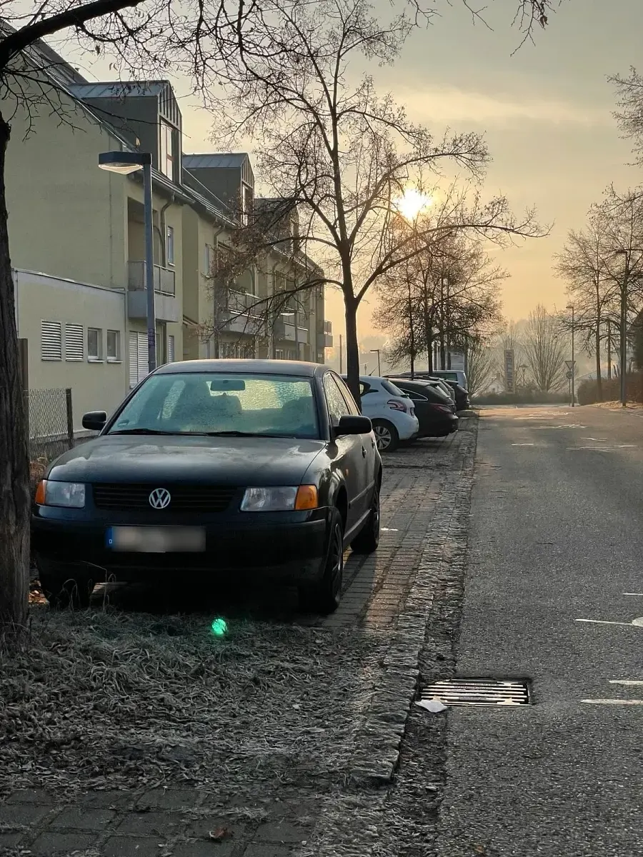 Gebraucht VW Passat 101 PS (74 kW) 1997 Schwarz Limousine