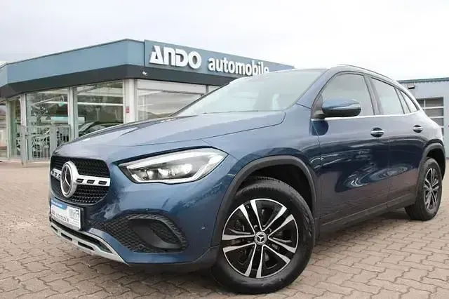 Gebraucht Mercedes GLA250 Style 218 PS (160 kW) 2023 Blau SUV
