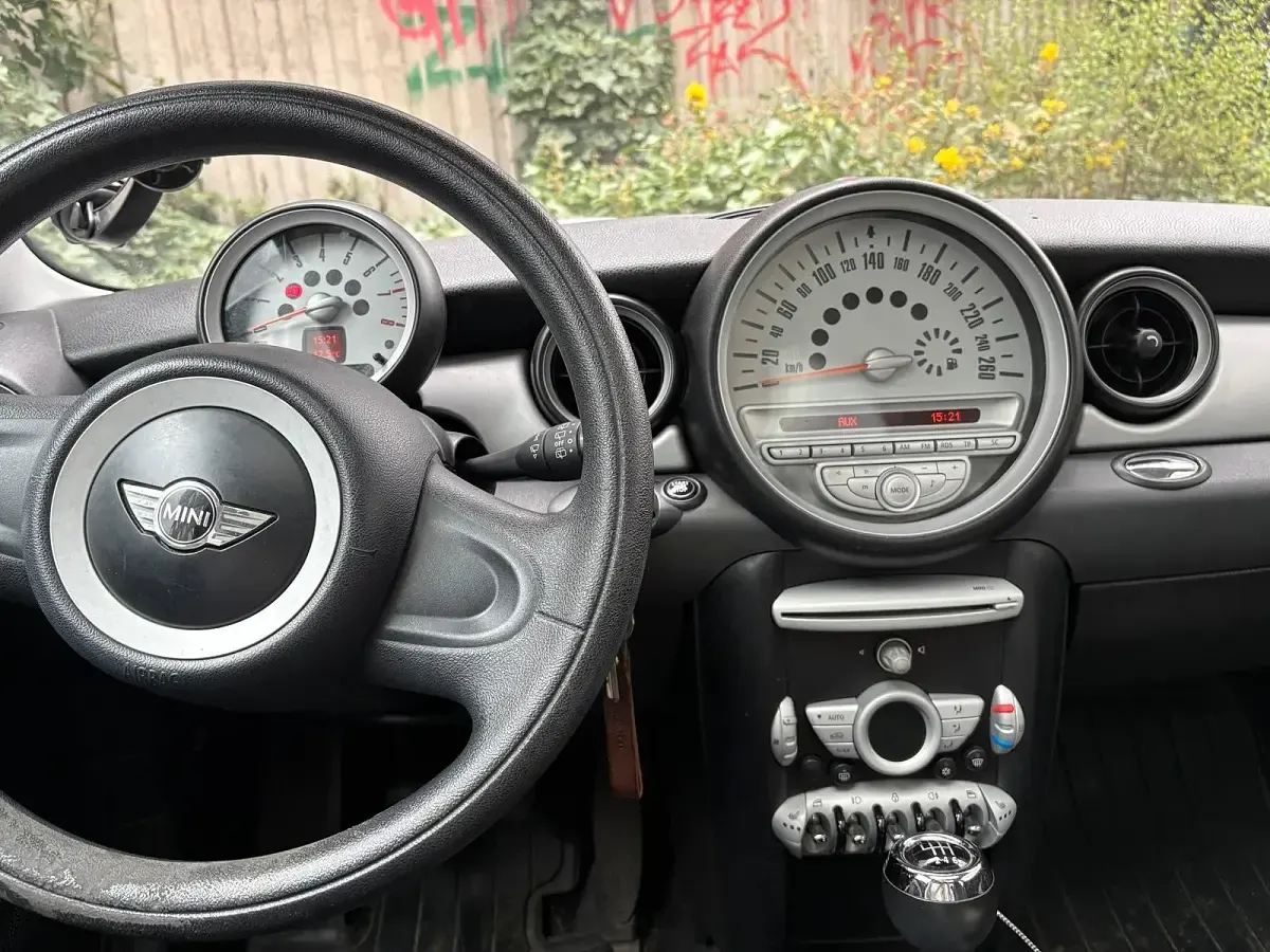Usata Mini Cooper 98 CV (72 kW) 2010 Beige Utilitaria
