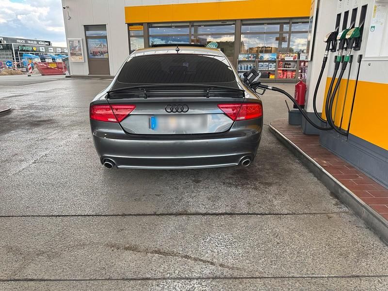 Grau Gebraucht 2012 Audi A7 Kleinwagen | 14.000 € (Superpreis) - Bild 1/4