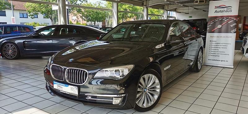 Schwarz Gebraucht 2015 BMW 730 Exclusive Limousine | 22.990 € (Fairer Preis) - Bild 1/4