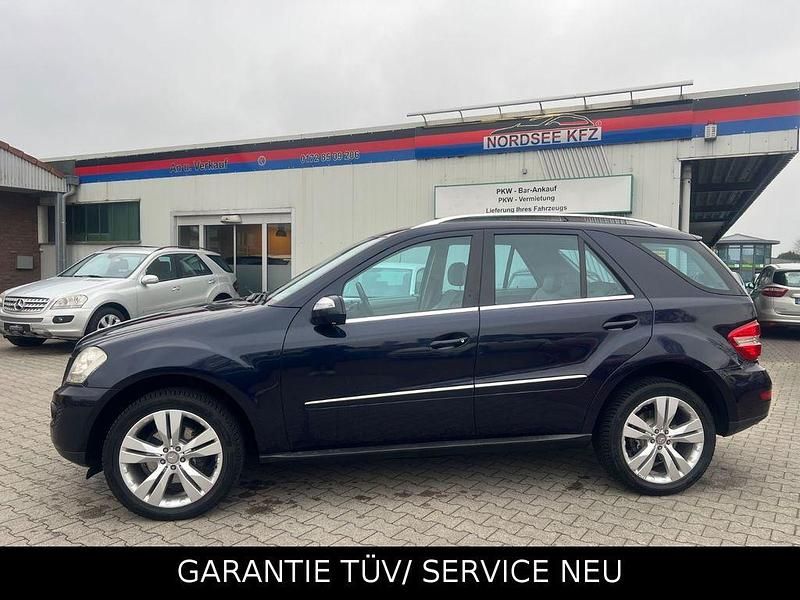 Gebraucht Mercedes ML350 224 PS (164 kW) 2009 Blau SUV