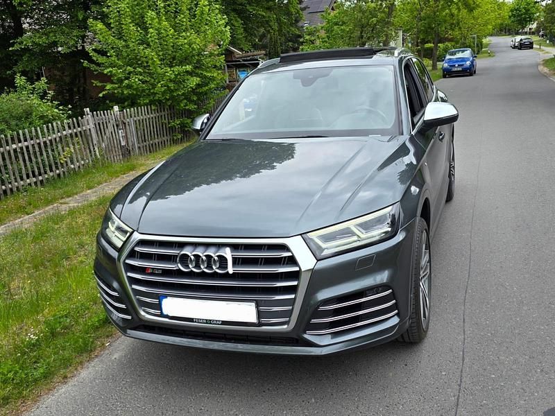 Grau Gebraucht 2018 Audi SQ5 Premium SUV | 27.500 € - Bild 1/4