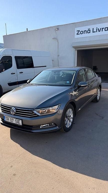 Gebraucht VW Passat Trendline 150 PS (110 kW) 2018 Grau Limousine