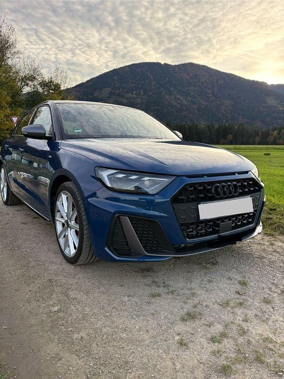 Blau Gebraucht 2023 Audi A1 Sportback S-Line Kleinwagen | 26.000 € (Guter Preis) - Bild 1/4