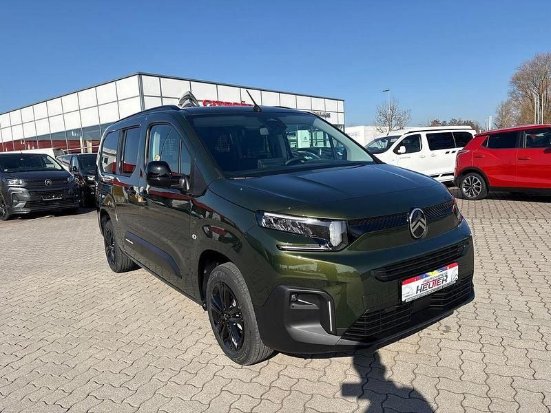 Neu Citroën Berlingo 102 PS (75 kW) 2026 Grün Van / Kleinbus
