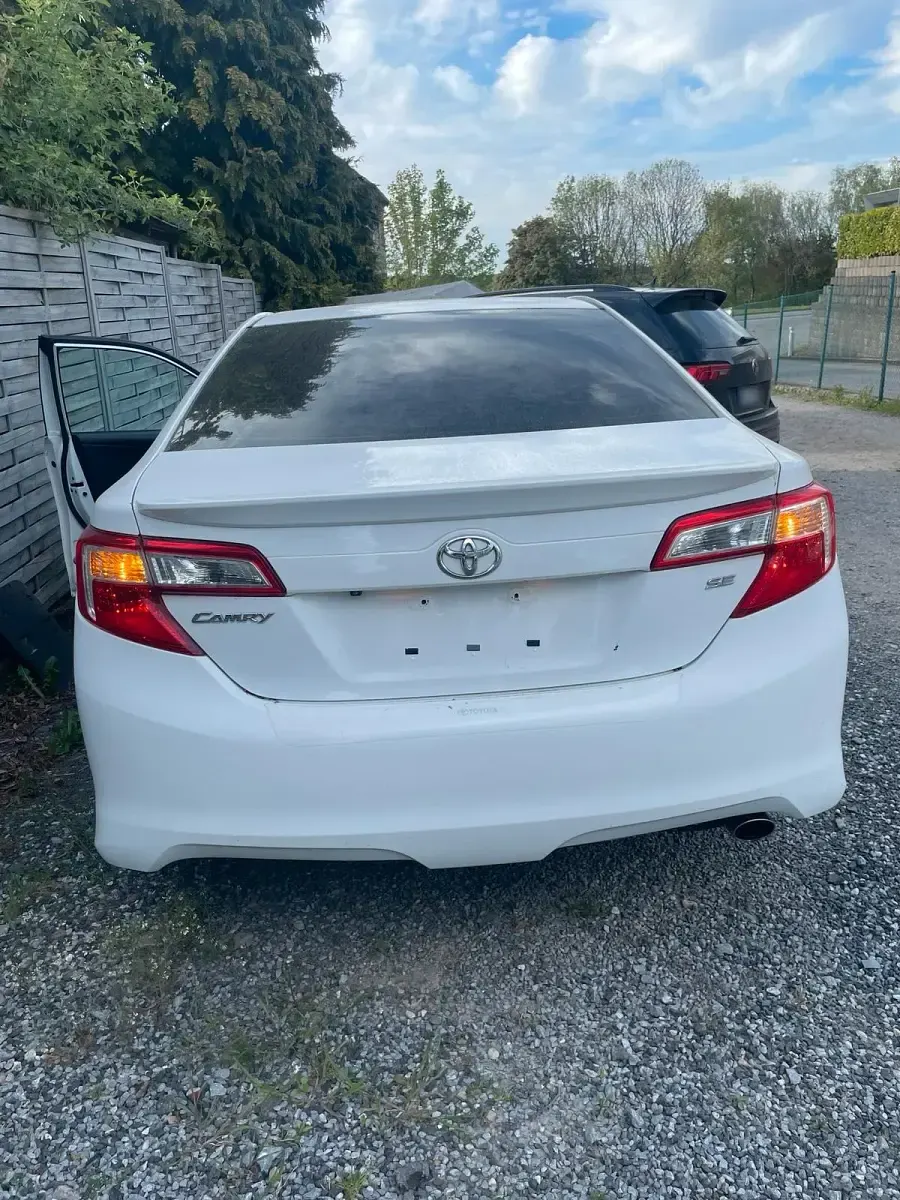 Gebraucht Toyota Camry 178 PS (130 kW) 2014 Weiß Limousine