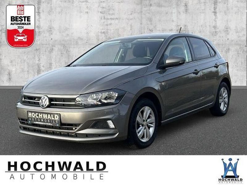 Grau Gebraucht 2019 VW Polo Comfortline Limousine | 13.920 € (Fairer Preis) - Bild 1/4
