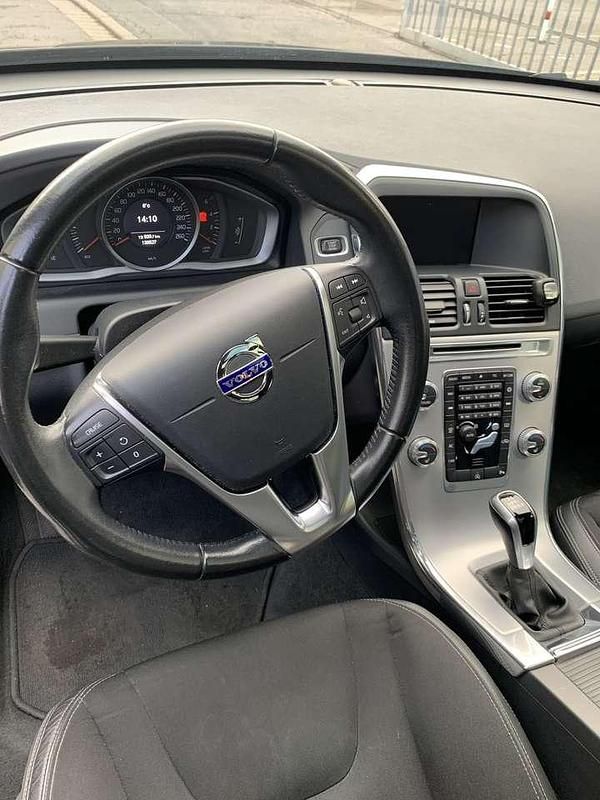 Gebraucht Volvo XC60 Momentum 150 PS (110 kW) 2017 Schwarz SUV