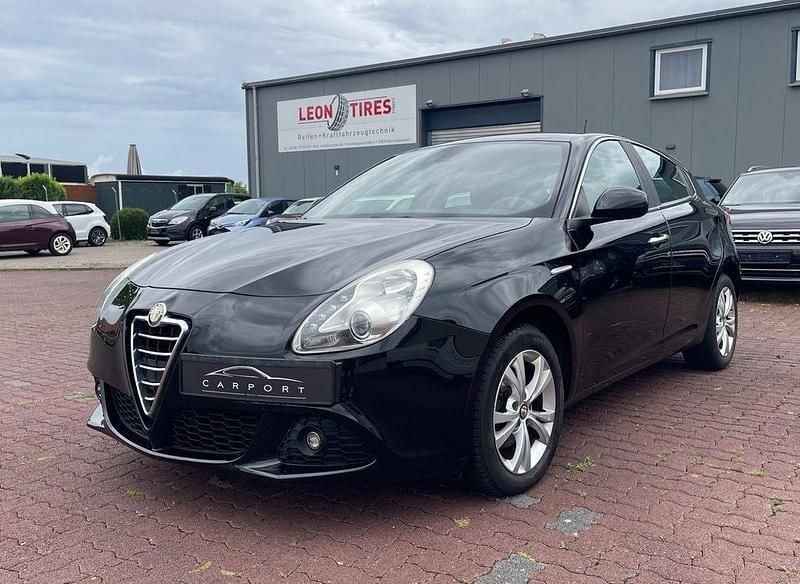 Schwarz Gebraucht 2011 Alfa Romeo Giulietta Turismo Kleinwagen | 2.900 € (Guter Preis) - Bild 1/4