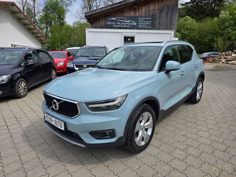 Blau Gebraucht 2019 Volvo XC40 Momentum SUV | 17.990 € - Bild 1/4