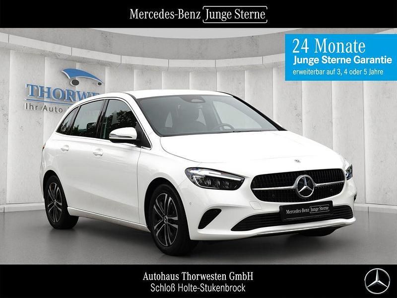 Weiß Gebraucht 2024 Mercedes B180 Progressive Van / Kleinbus | 31.990 € (Guter Preis) - Bild 1/4