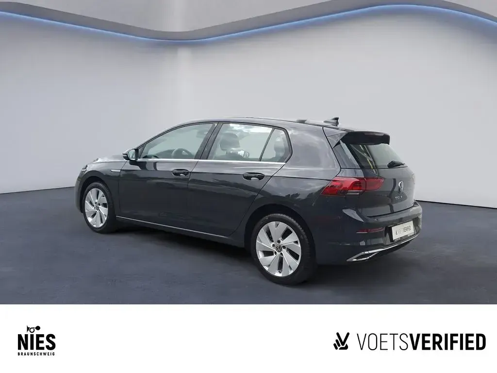 Gebraucht VW Golf VIII Style 131 PS (96 kW) 2024 Grau Limousine