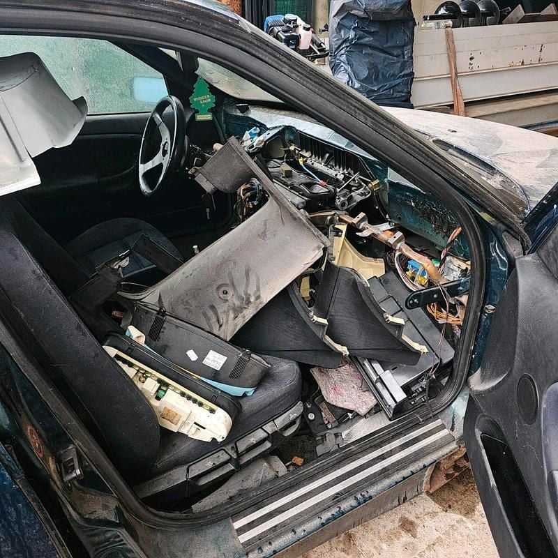 Gebraucht BMW 320 150 PS (110 kW) 1997 Grün Kombi