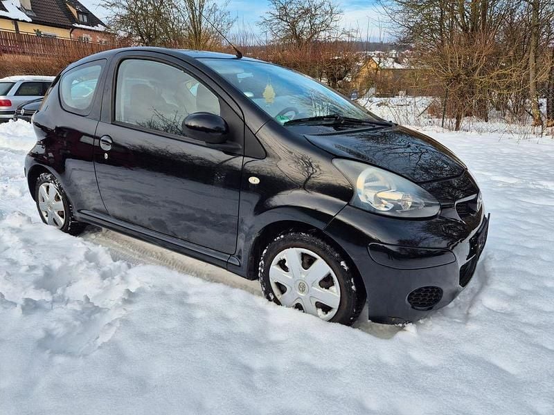 Schwarz Gebraucht 2009 Toyota Aygo City Kleinwagen | 1.750 € (Guter Preis) - Bild 1/4