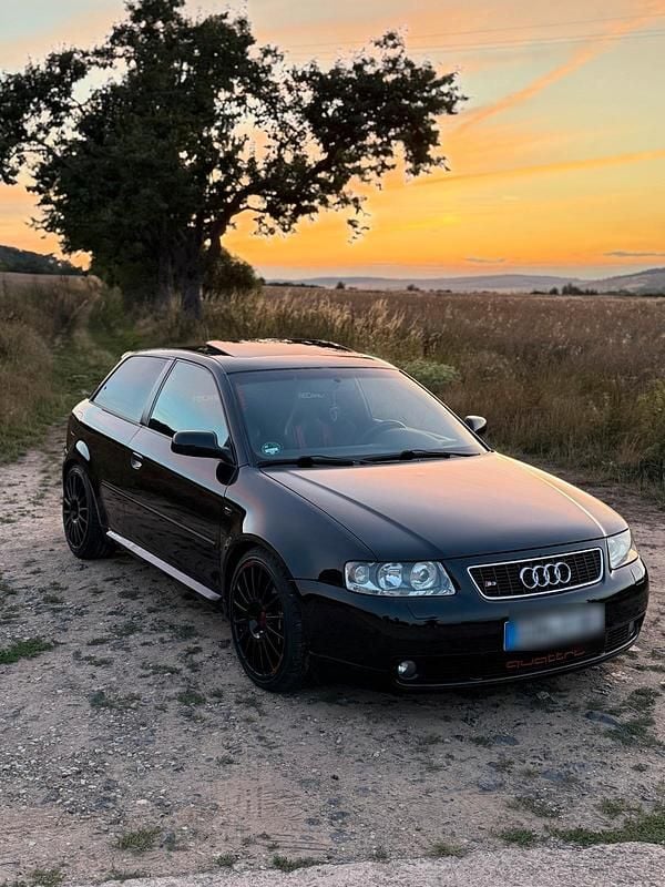 Schwarz Gebraucht 1999 Audi S3 Kleinwagen | 17.900 € - Bild 1/4