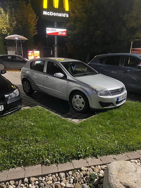 Silber Gebraucht 2006 Opel Astra Limousine | 1.700 € (Fairer Preis) - Bild 1/4
