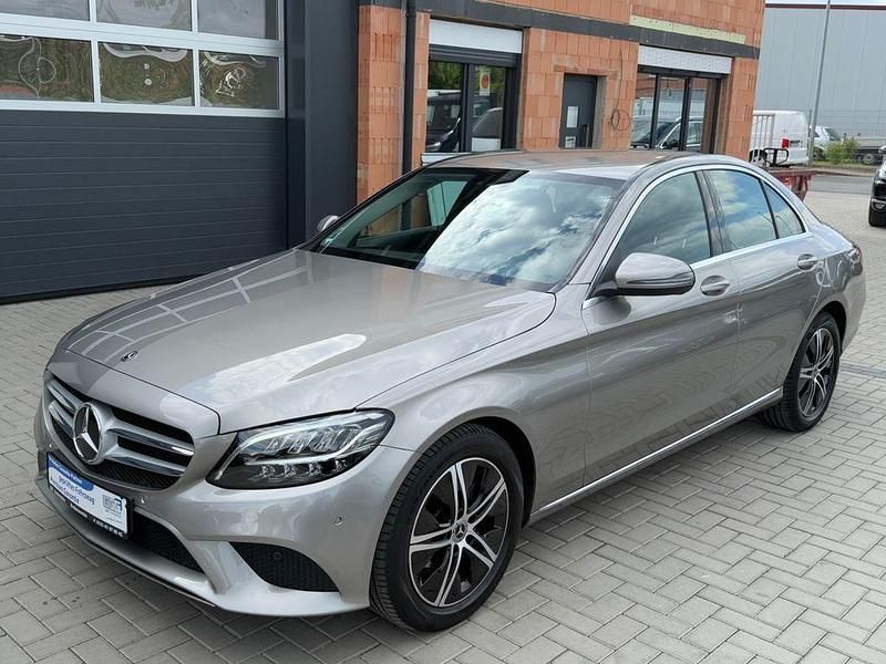 Silber Gebraucht 2021 Mercedes C180 Avantgarde Limousine | 26.299 € (Superpreis) - Bild 1/4