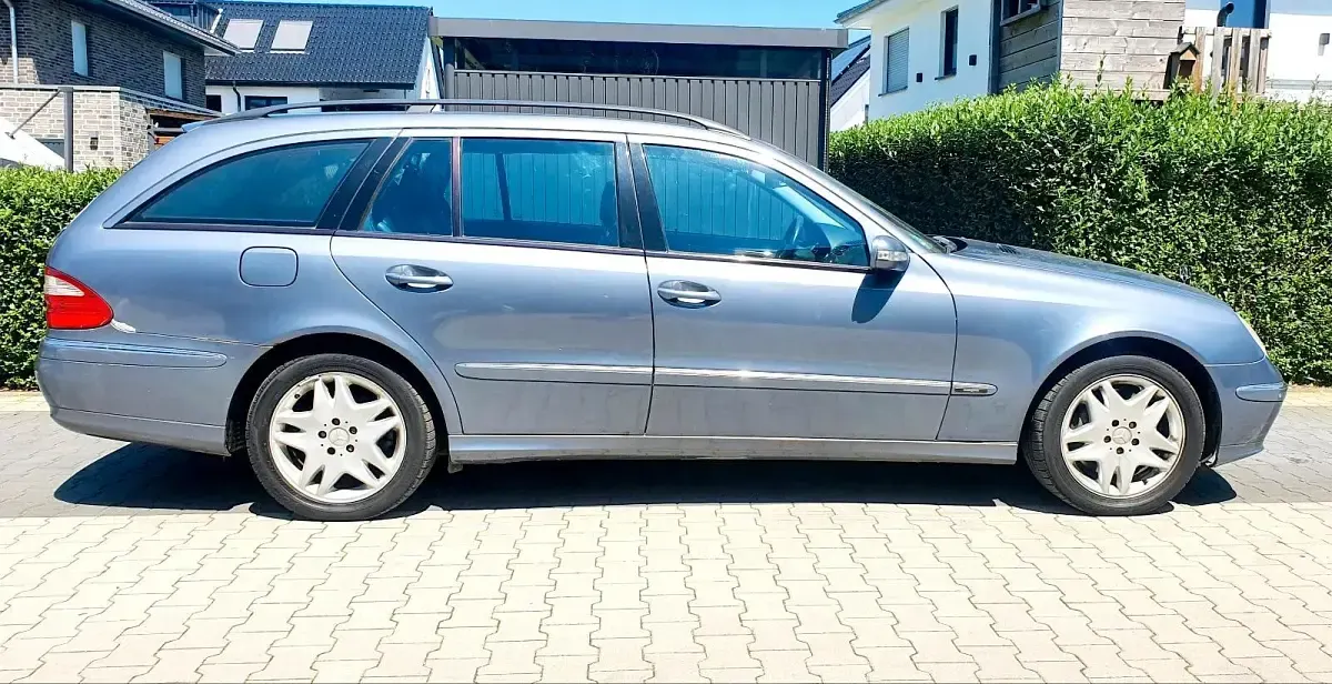 Gebraucht Mercedes E500 306 PS (225 kW) 2003 Blau Kombi