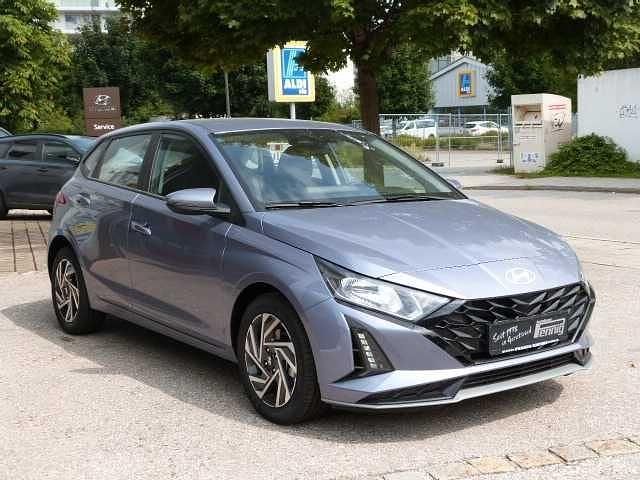 Neu Hyundai i20 Comfort 101 PS (74 kW) 2025 Blau Limousine