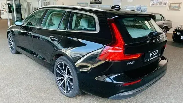 Gebraucht Volvo V60 455 PS (334 kW) 2023 Schwarz Kombi
