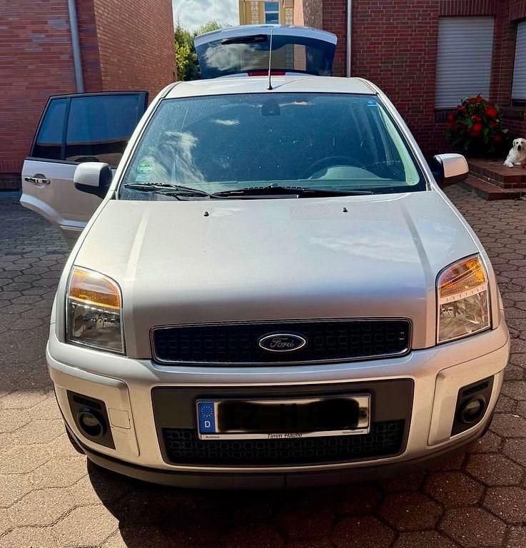 Silber Gebraucht 2011 Ford Fusion Limousine | 5.700 € (Teuer) - Bild 1/4