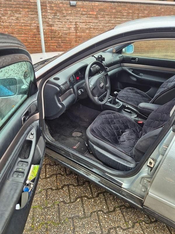 Gebraucht Audi A4 101 PS (74 kW) 1998 Silber Limousine