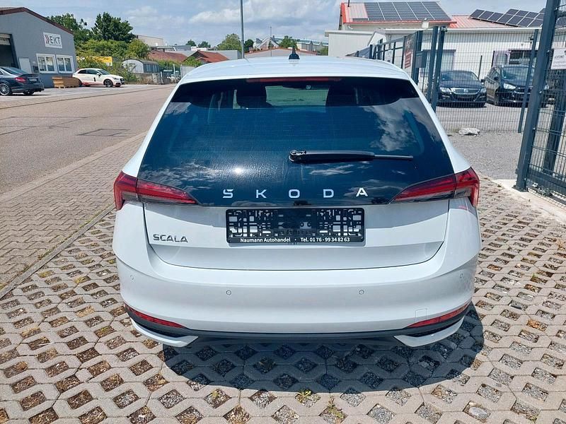 Gebraucht Skoda Scala 116 PS (85 kW) 2024 Weiß Kleinwagen