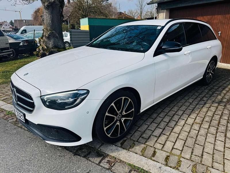Gebraucht 2020 Mercedes E220 Avantgarde Kombi | 22.800 € (Fairer Preis) - Bild 1/4