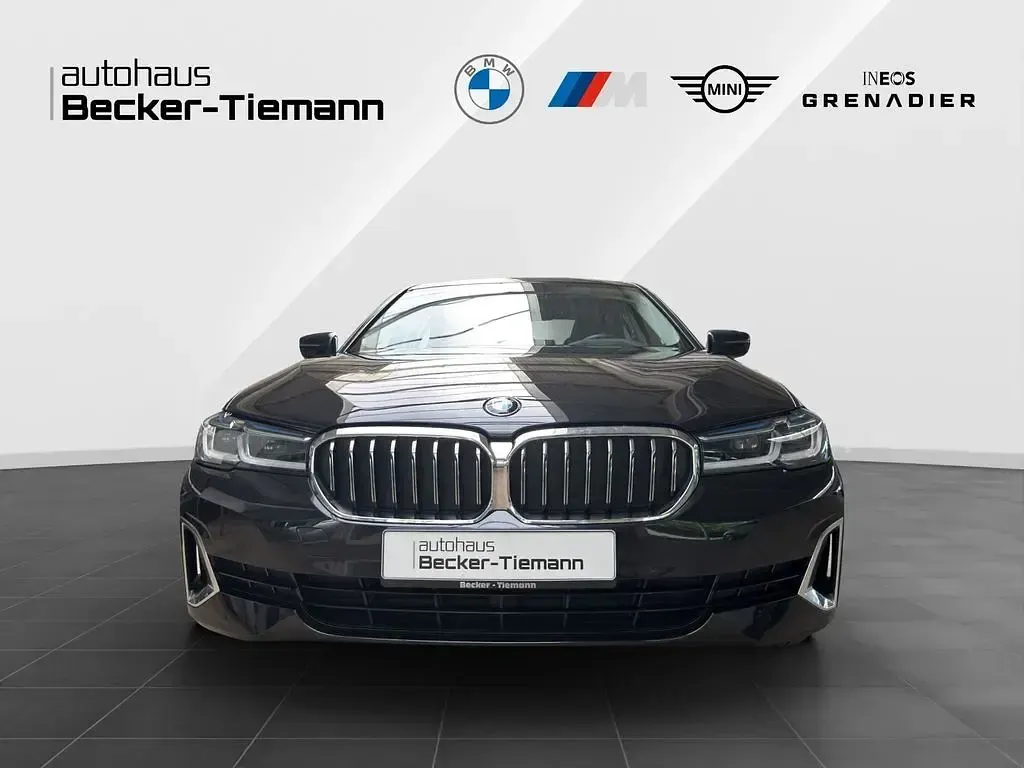 Gebraucht BMW 530 Luxury Line 286 PS (210 kW) 2023 Saphirschwarz Limousine