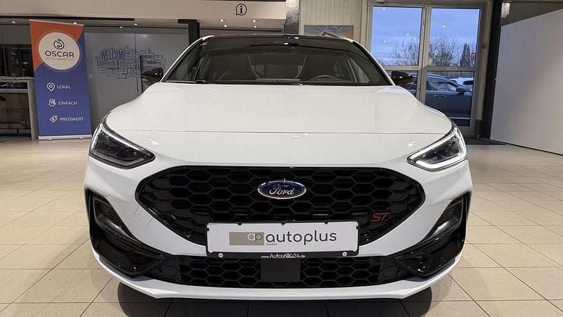 Gebraucht Ford Focus ST 280 PS (205 kW) 2025 Frostweiß Limousine