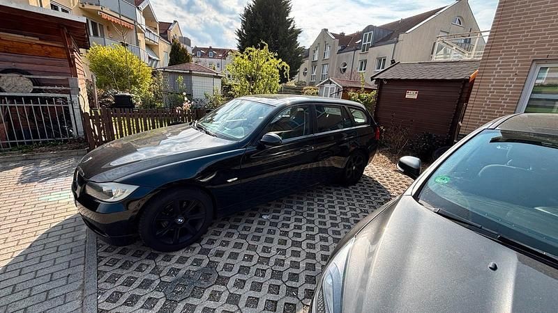 Gebraucht BMW 318 143 PS (105 kW) 2008 Schwarz Kombi