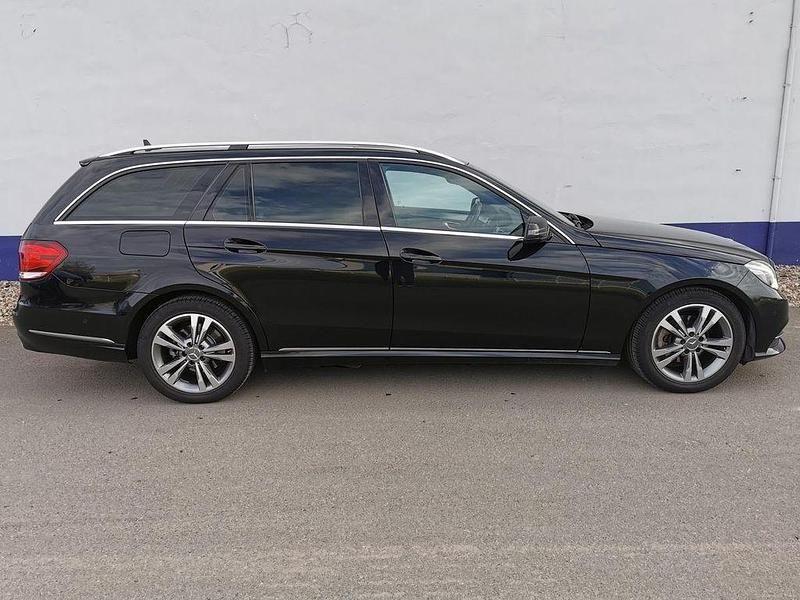 Gebraucht Mercedes E200 Avantgarde 184 PS (135 kW) 2015 Obsidianschwarz  metalliclack Kombi