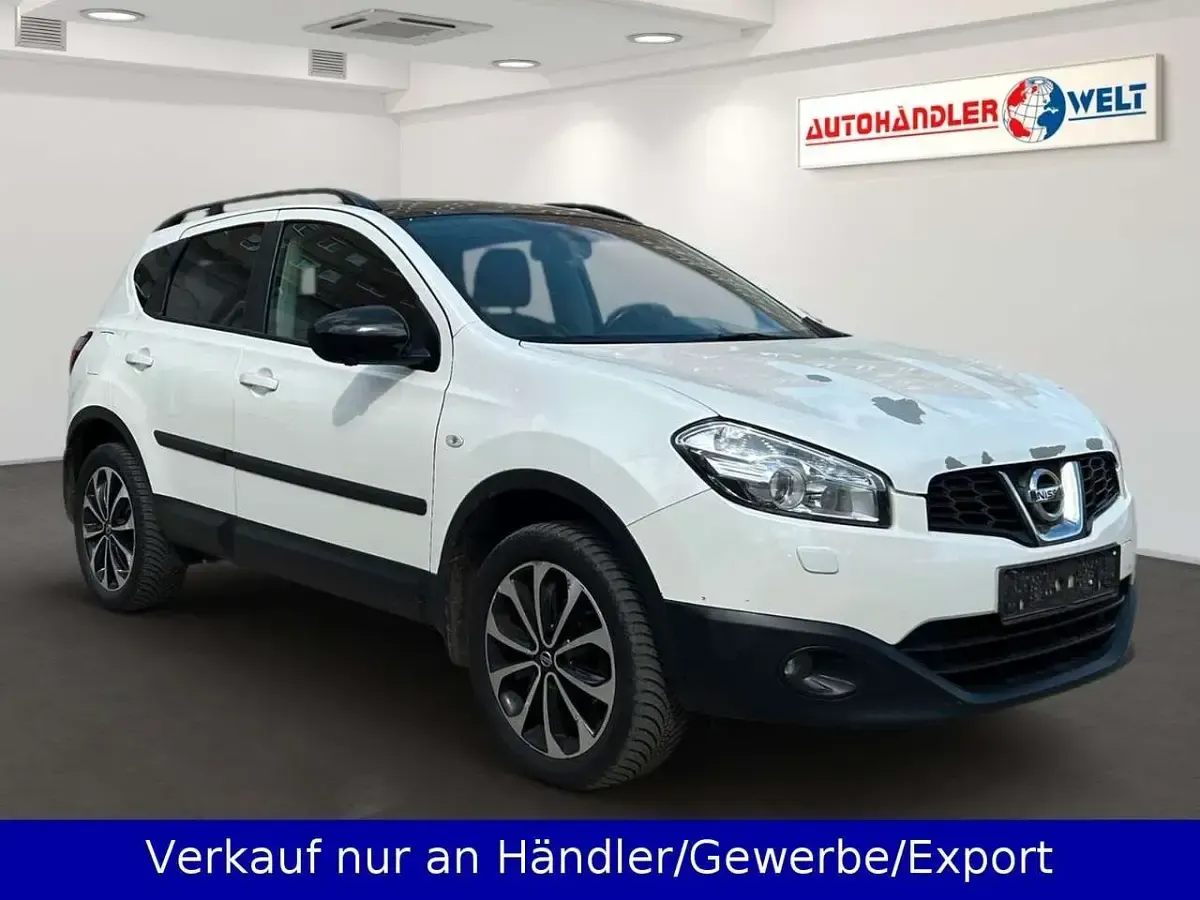 Gebraucht Nissan Qashqai 141 PS (103 kW) 2013 Weiß SUV