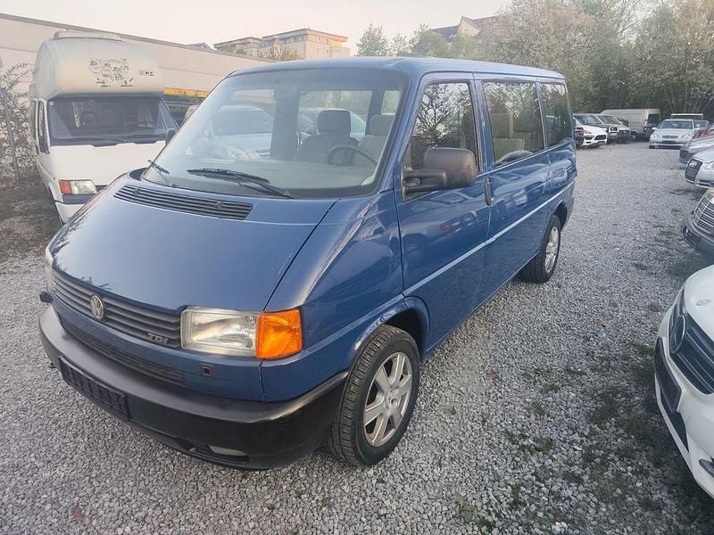 Second-hand VW Caravelle 102 CP (75 kW) 2001 Albastru Van