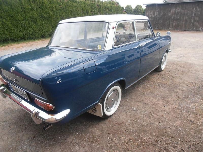 Blau Gebraucht 1965 Opel Kadett Limousine | 8.700 € - Bild 1/4