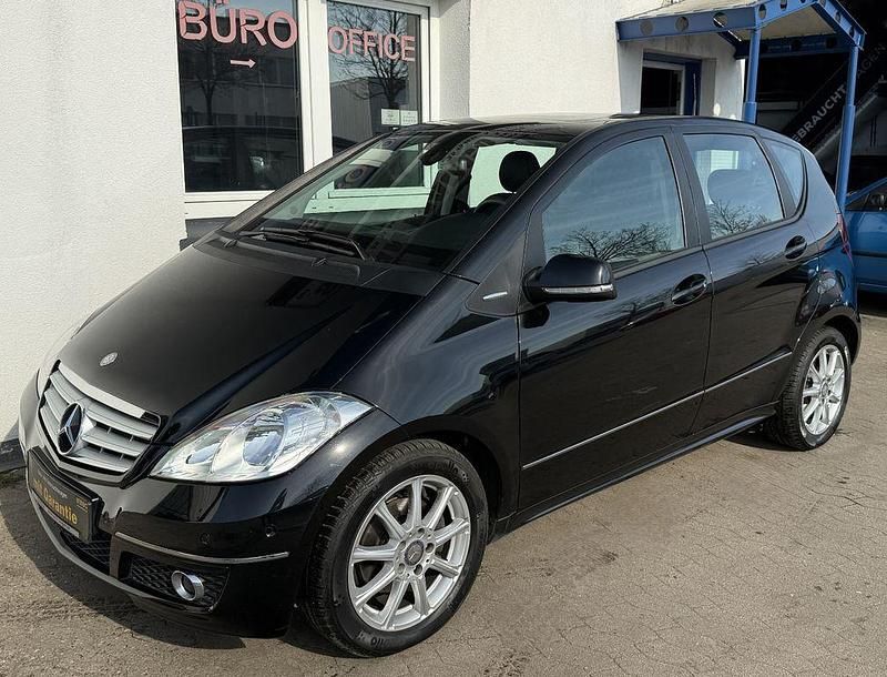 Gebraucht Mercedes A180 116 PS (85 kW) 2012 Schwarz Limousine