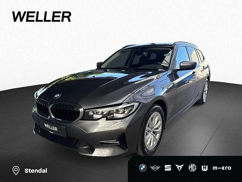 Grau Gebraucht 2021 BMW 318 Advantage Kombi | 25.890 € (Guter Preis) - Bild 1/4