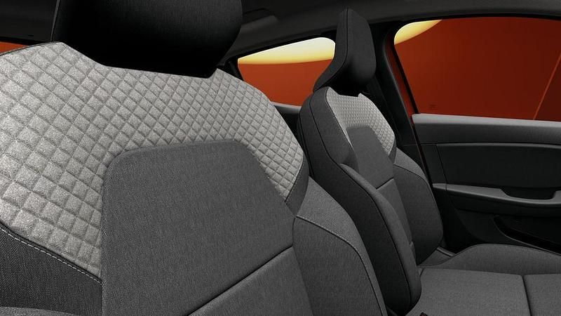 Neu Renault Clio V Techno 91 PS (66 kW) 2025 Valencia orange Limousine