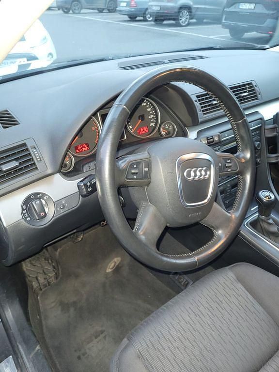 Gebraucht Audi A4 140 PS (102 kW) 2007 Schwarz Limousine