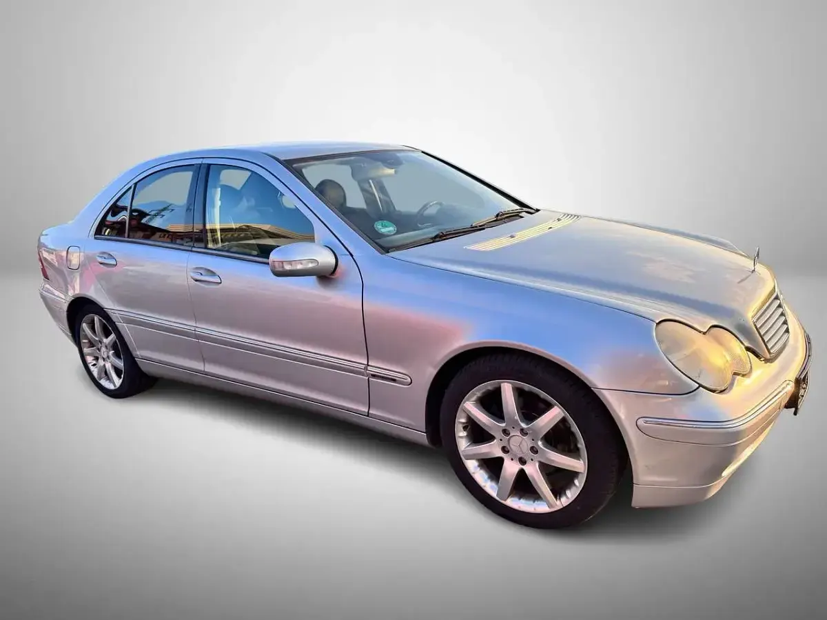 Gebraucht Mercedes C220 150 PS (110 kW) 2004 Brillantsilber  metalliclack Limousine