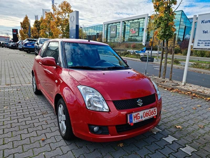 Rot Gebraucht 2010 Suzuki Swift Comfort Limousine | 4.400 € (Fairer Preis) - Bild 1/4
