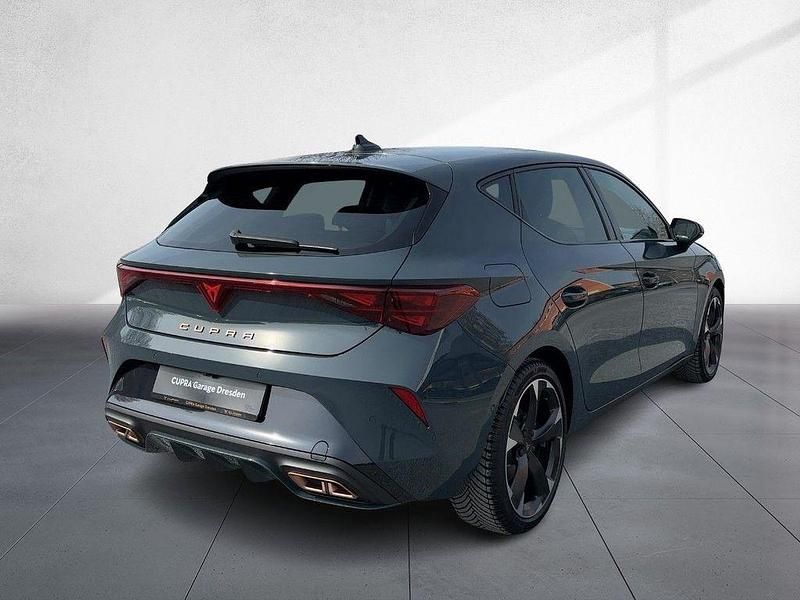 Neu Cupra Leon 204 PS (150 kW) 2026 Blau Limousine