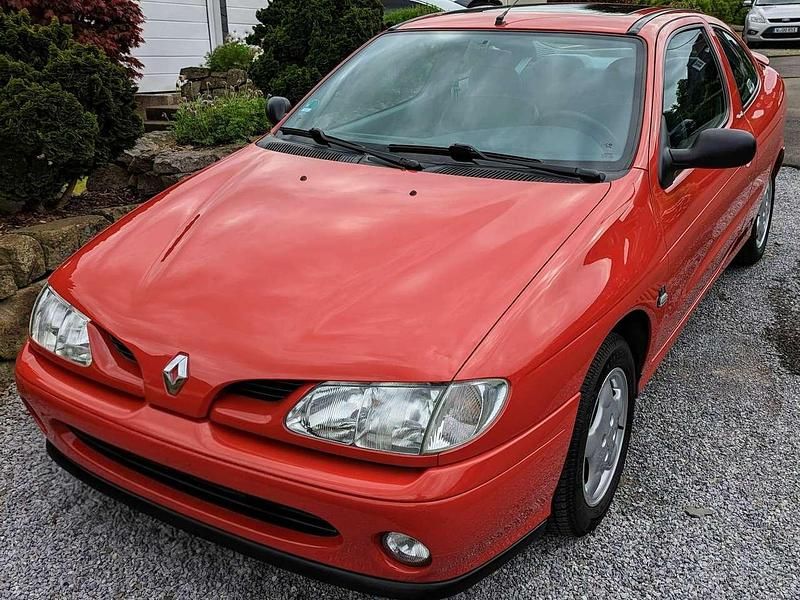 Rot Gebraucht 1997 Renault Mégane Coupé Coupé | 2.900 € - Bild 1/3