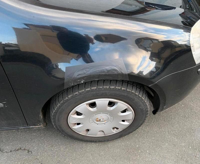 Gebraucht VW Golf V 90 PS (66 kW) 2005 Schwarz Kleinwagen