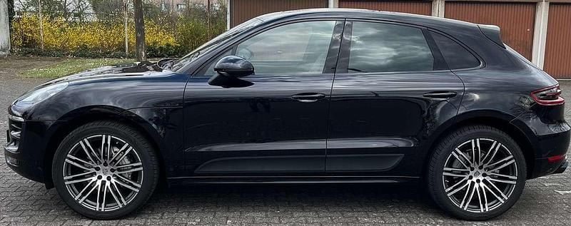 Schwarz Gebraucht 2016 Porsche Macan SUV | 42.495 € (Fairer Preis) - Bild 1/4